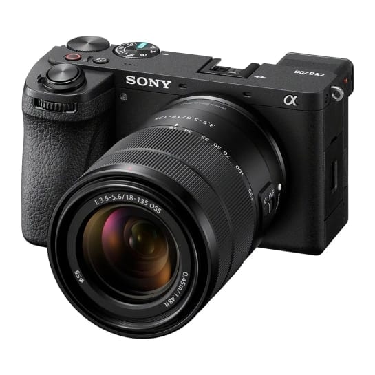 Фотоапарат зі змінним об'єктивом Sony Alpha A6700 Kit +18-135mm Black (ILCE6700MB.CEC)